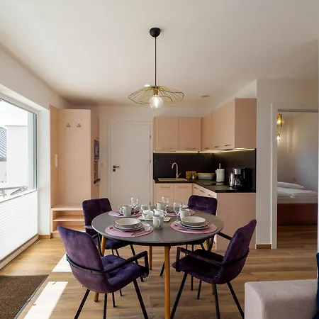 Ostoja Colette Apartment *